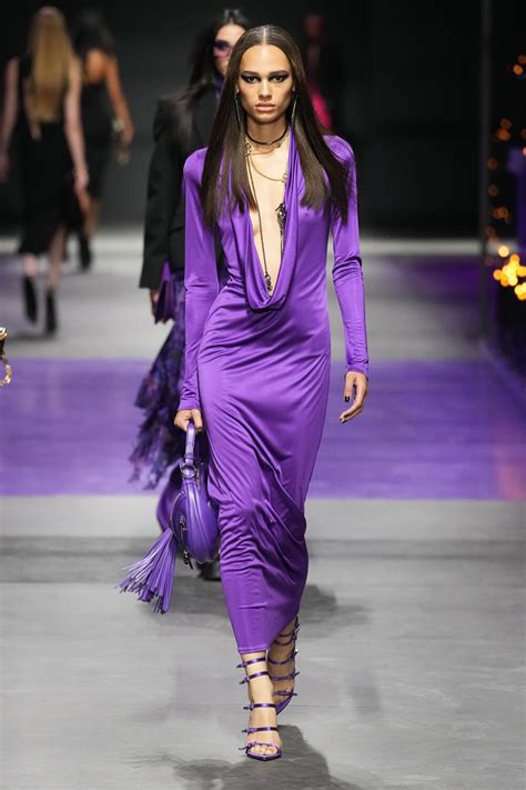 fashion week milano 2023 versace|donatella versace runway.